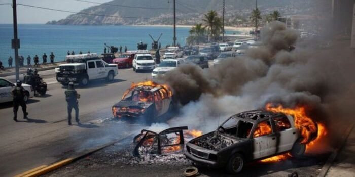 Kekacauan terjadi di sejumlah titik di Meksiko saat pasukan militer melakukan penyergapan mendapatkan perlawanan dari Kartel Generasi Baru Jalisco (CJNG). Foto: IST/TTW