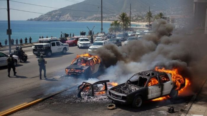 Kekacauan terjadi di sejumlah titik di Meksiko saat pasukan militer melakukan penyergapan mendapatkan perlawanan dari Kartel Generasi Baru Jalisco (CJNG). Foto: IST/TTW