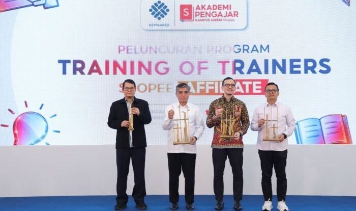 Kemnaker berkolaborasi dengan Shopee Indonesia meluncurkan program Training of Trainers (ToT) Shopee Affiliate. Foto: HO/Biro Humas Kemnaker
