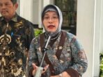 Kepala Badan Pusat Statistik (BPS) Amalia Adininggar Widyasanti menjawab pertanyaan pewarta dalam konferensi pers usai pertemuan terbatas bersama Menteri Koordinator Bidang Pemberdayaan Masyarakat, Menteri Sosial, dan Direktur Utama BPJS Kesehatan di Jakarta, Senin (16/2/2026). FOTO : ANTARA/M Riezko Bima Elko Prasetyo/am.