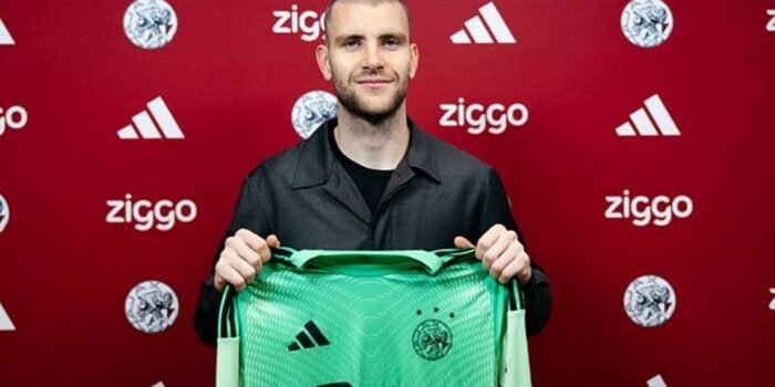 Resmi! Maarten Paes Berlabuh ke Ajax Amsterdam, Kiper Timnas Indonesia Ikat Kontrak hingga 2029