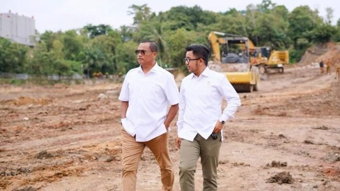 Komisi III DPRD Kota Balikpapan melakukan Sidak pengelupasan lahan, di depan Balikpapan Sport and Convention Center (BSCC)/DOME atau di samping Kantor KNPI Balikpapan, yang berlangsung pada Senin (23/2/2026). Foto: BorneoFlash/Ist