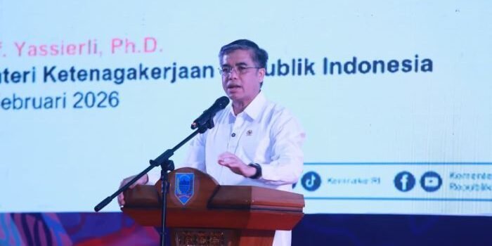 Menaker Yassierli saat memberikan kuliah umum di Kabupaten Lahat, Sumatera Selatan, pada Senin (9/2/2026). Foto: HO/Biro Humas Kemnaker