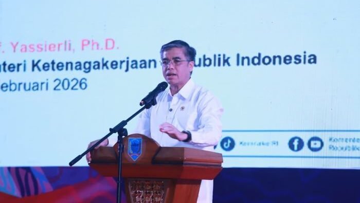 Menaker Yassierli saat memberikan kuliah umum di Kabupaten Lahat, Sumatera Selatan, pada Senin (9/2/2026). Foto: HO/Biro Humas Kemnaker