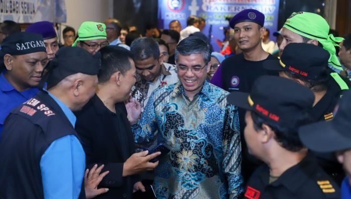 Menaker Yassierli Saat Menghadiri Rakornas II dan Rakernas IV Konfederasi Serikat Pekerja Seluruh Indonesia (KSPSI) di Jakarta, pada Jumat malam (13/2/2026). Foto: HO/Biro Humas Kemnaker