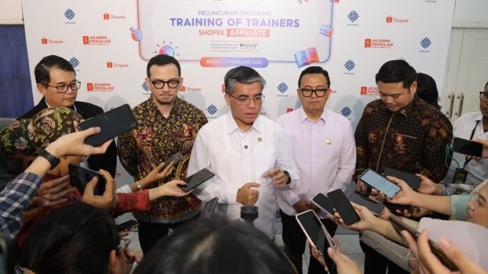 Menteri Ketenagakerjaan (Menaker), Yassierli saat Peluncuran program Training of Trainers (ToT) Shopee Affiliate. Foto: HO/Biro Humas Kemnaker