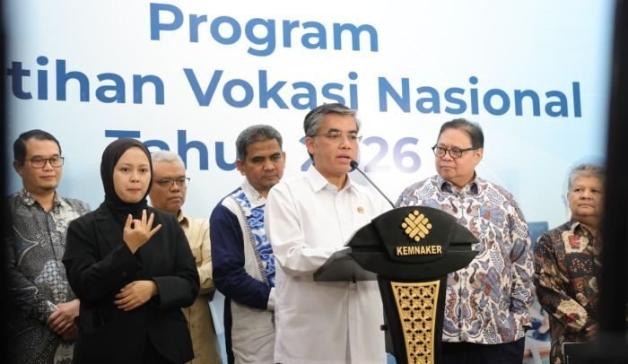 Menteri Ketenagakerjaan, Yassierli dalam Konferensi Pers terkait Program Pelatihan Vokasi Nasional Tahun 2026 di Kantor Kemnaker, pada Jumat (27/2/2026). Foto: HO/Biro Humas Kemnaker