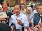 Menteri Lingkungan Hidup Republik Indonesia, Dr. Hanif Faisol Nurofiq, saat melakukan peninjauan pengolahan sampah di Balikpapan, pada Jumat (6/2/2026). Foto: BorneoFlash/Niken Sulastri