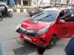 Mobil menabrak deretan sepeda motor yang terparkir di kawasan tersebut tepatnya di sekitar Plaza Balikpapan Jenderal Sudirman, pada Selasa (3/2/2026). Foto: BorneoFlash/Ist