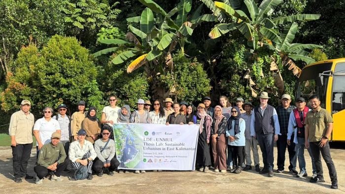 PHM menerima kunjungan akademik delegasi Leiden University, Belanda, bersama Unmul ke Lapangan SPU dan lokasi Program Pemberdayaan Lingkungan Hutan Pertamina (Tunu Inland) di Desa Sepatin, Kalimantan Timur, pada Minggu (8/2/2026). Foto: HO/PHM