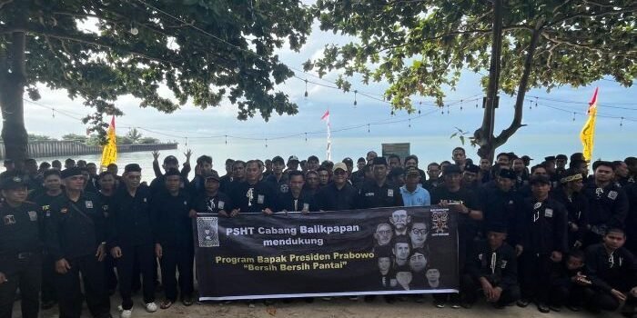 PSHT Gelar aksi bakti sosial bersih pantai di kawasan Monumen Perjuangan Rakyat PSHT Gelar aksi bakti sosial bersih pantai di kawasan Monumen Perjuangan Rakyat (Monpera) Balikpapan, Pada Selasa (17/2/2026). Foto: BorneoFlash/Niken Sulastri