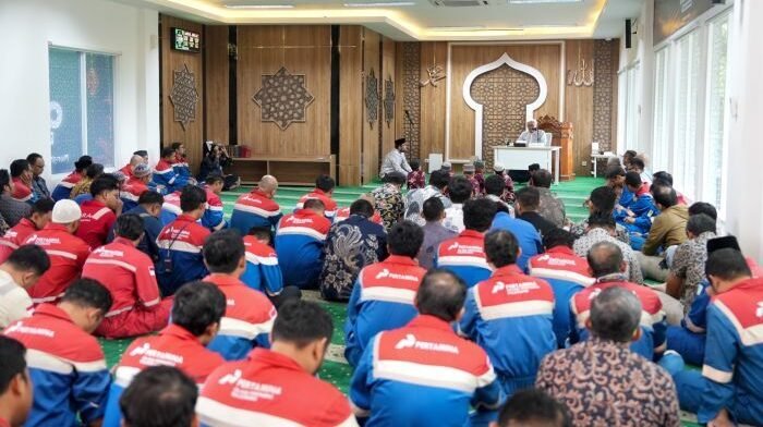 PT KPB menghadirkan rangkaian program bertajuk Energizing Our Iman, di Musala Ar-Royyan Gedung Modification Site Office KPB, pada Rabu (11/02/2026). Foto: HO/KPB