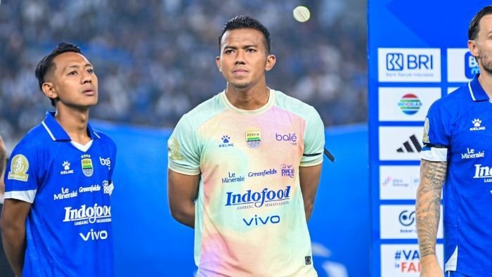 Penjaga gawang Persib Bandung, Teja Paku Alam. Foto: HO/ileague.id