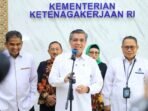 Peringatan Bulan K3 Tahun 2026 Menaker menggratiskan pembinaan dalam program Pembinaan dan Sertifikasi Ahli K3 Umum, Kegiatan tersebut resmi dibuka di Ruang Tridharma Kemnaker, Jakarta, pada Rabu (25/2/2026). Foto: HO/Biro Humas Kemnaker