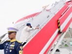 Presiden RI Prabowo Subianto bertolak ke Washington DC, Amerika Serikat melalui Pangkalan TNI AU Halim Perdanakusuma, Jakarta, Senin (16/2/2026). FOTO : ANTARA/HO-Sekretariat Presiden