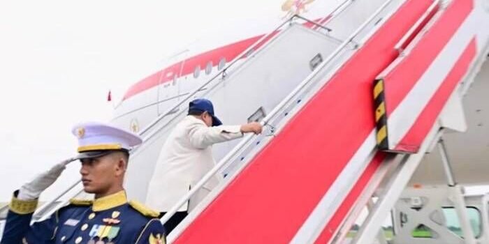 Presiden RI Prabowo Subianto bertolak ke Washington DC, Amerika Serikat melalui Pangkalan TNI AU Halim Perdanakusuma, Jakarta, Senin (16/2/2026). FOTO : ANTARA/HO-Sekretariat Presiden