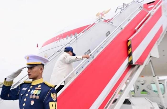 Presiden RI Prabowo Subianto bertolak ke Washington DC, Amerika Serikat melalui Pangkalan TNI AU Halim Perdanakusuma, Jakarta, Senin (16/2/2026). FOTO : ANTARA/HO-Sekretariat Presiden
