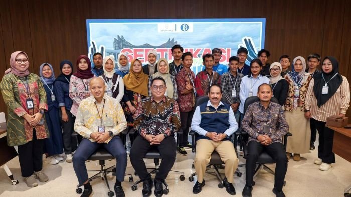 Sebanyak 20 peserta terdiri dari masyarakat lokal mengikuti sertifikasi pemandu ekowisata yang diselenggarakan oleh kolaborasi antara Otorita IKN, Sekretariat Kerja Bersama Bank Indonesia, dan Lembaga Sertifikasi Pariwisata Jana Dharma Indonesia di Multifunction Hall Kantor Bersama 3, KIPP Nusantara, pada Selasa (3/2/2026). Foto: HO/Humas Otorita IKN