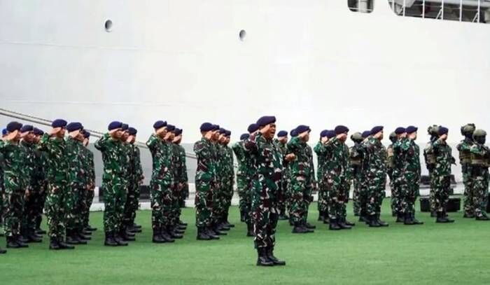 Personel TNI AL menggelar apel kesiapan pasukan yang akan dikirim ke Gaza di Kolinlamil, Jakarta Utara. FOTO: ANTARA/HO-Pen Koarmada RI/am.