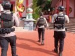 Tim patroli Detasemen Gegana Satuan Brimob Polda Kaltim dikerahkan melakukan pengamanan di Vihara Buddha Manggala, pada Senin (16/02/2026). Foto: HO/Humas Polda Kaltim