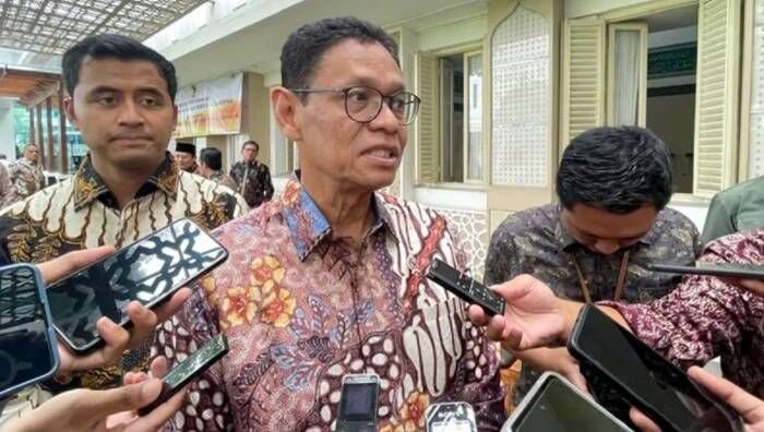 Wakil Menteri ESDM Yuliot memberi keterangan ketika ditemui di Kantor Kementerian ESDM, Jakarta, Jumat (27/2/2026). FOTO: ANTARA/Putu Indah Savitri/pri.