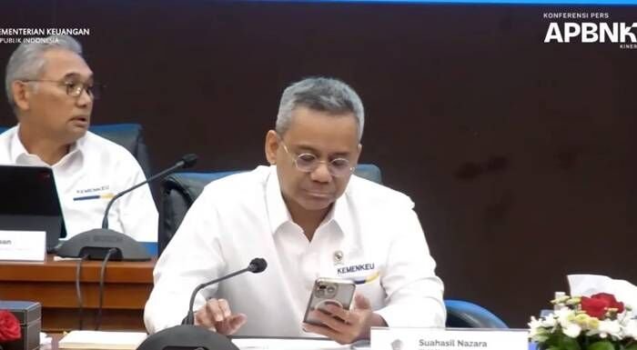 Wakil Menteri Keuangan Suahasil Nazara dalam konferensi pers APBN KiTa di Jakarta, Senin (23/2/2026). FOTO : ANTARA/Bayu Saputra
