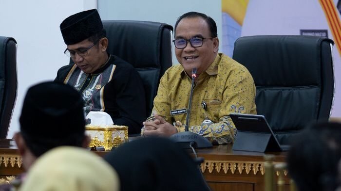 Wakil Wali Kota Balikpapan, H. Bagus Susetyo saat mengikuti Forum Konsultasi Publik Penyusunan Rancangan Awal  RKPD 2027 yang digelar di Aula Balai Kota, pada Kamis (19/2/2026). Foto: BorneoFlash/Ist