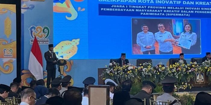 Wali Kota Balikpapan H. Rahmad Mas’ud saat sambutan pada rapat paripurna DPRD Balikpapan, di Grand Senyiur Hotel Balikpapan, pada Senin (9/2/2026). Foto: BorneoFlash/Niken Sulastri