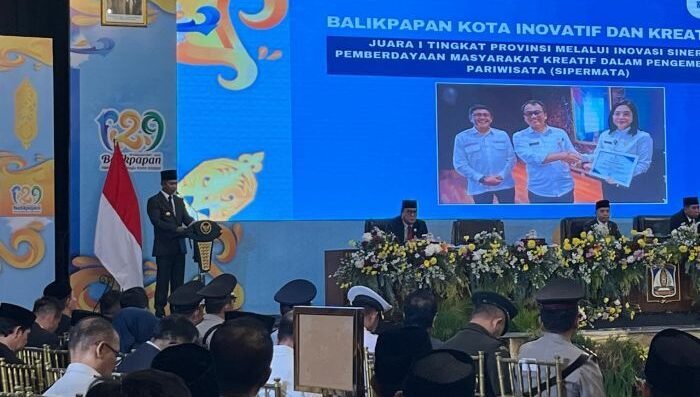 Wali Kota Balikpapan H. Rahmad Mas’ud saat sambutan pada rapat paripurna DPRD Balikpapan, di Grand Senyiur Hotel Balikpapan, pada Senin (9/2/2026). Foto: BorneoFlash/Niken Sulastri