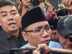 Arsip foto - Tersangka kasus dugaan korupsi kuota haji dan penyelenggaraan ibadah haji Yaqut Cholil Qoumas (tengah) meninggalkan Gedung Merah Putih KPK usai menjalani pemeriksaan di Jakarta, Jumat (30/1/2026). FOTO : ANTARA/Fakhri Hermansyah/rwa/pri.