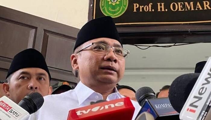 Mantan Menteri Agama, Yaqut Cholil Qoumas memberikan keterangan kepada wartawan di Pengadilan Negeri Jakarta Selatan, Jakarta, Selasa (24/2/2026). FOTO : ANTARA/Luthfia Miranda Putri/am.