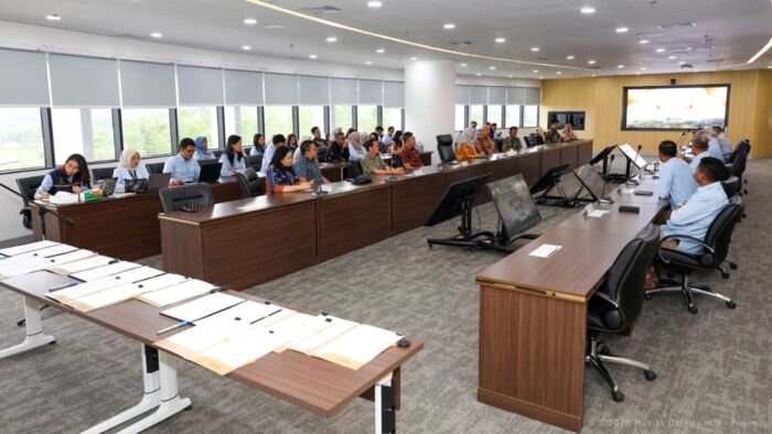 Bersama dengan Kepala Otorita IKN, Basuki Hadimuljono, sejumlah investor, di antaranya PT Panca Karya Sentosa, PT Maxi Nusantara Raya, serta PT Borneo Berkah Abadi teken penandatanganan kerja sama (PKS) di Balai Kota Otorita IKN, KIPP Nusantara, pada Rabu (25/02/2026). Foto: HO/Humas Otorita IKN