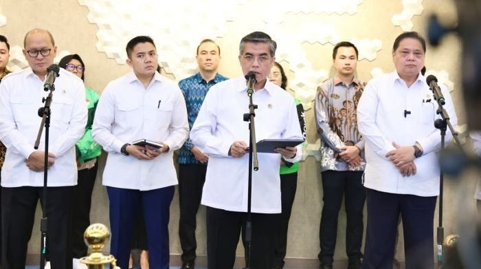 Menteri Ketenagakerjaan (Menaker) Yassierli saat konferensi pers kebijakan THR dan Bonus Hari Raya, dan realisasi stimulus ramadan, di Jakarta, pada Selasa (3/3/2026). Foto: HO/Biro Humas Kemnaker