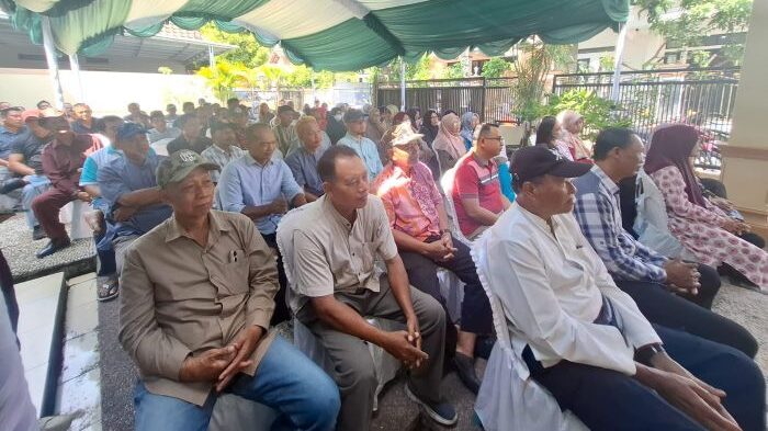 Dialog warga bersama para Ketua RT se-Kelurahan Gunung Samarinda yang berlangsung di Kediaman Anggota DPRD Kota Balikpapan, Halili Adinegara RT 51 Kelurahan Gunung Samarinda, Kecamatan Balikpapan Utara, pada Minggu (15/3/2026). Foto: BorneoFlash/Ardian