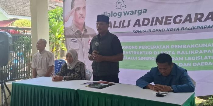 Anggota DPRD Kota Balikpapan, Halili Adinegara, menggelar dialog warga bersama para Ketua RT se-Kelurahan Gunung Samarinda yang berlangsung di Kediamannya RT 51, Kelurahan Gunung Samarinda, Kecamatan Balikpapan Utara, pada Minggu (15/3/2026). Foto: BorneoFlash/Ardian