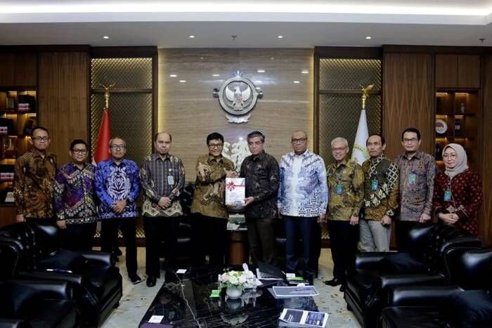 Anggota III BPK Akhsanul Khaq (kelima dari kiri) dalam entry meeting pemeriksaan atas LK Kemnaker Tahun 2025 di Jakarta, Rabu (25/2/2026). BorneoFlash.com/HO-BPK.