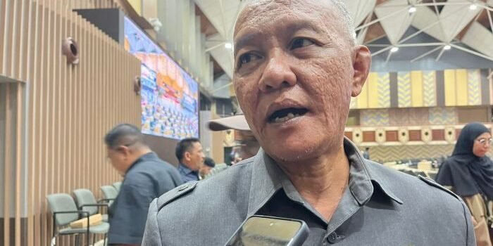 Anggota Komisi III DPRD Kaltim yang juga menjabat Ketua Fraksi PDI Perjuangan, M Samsun. Foto: BorneoFlash/Nur Ainunnisa