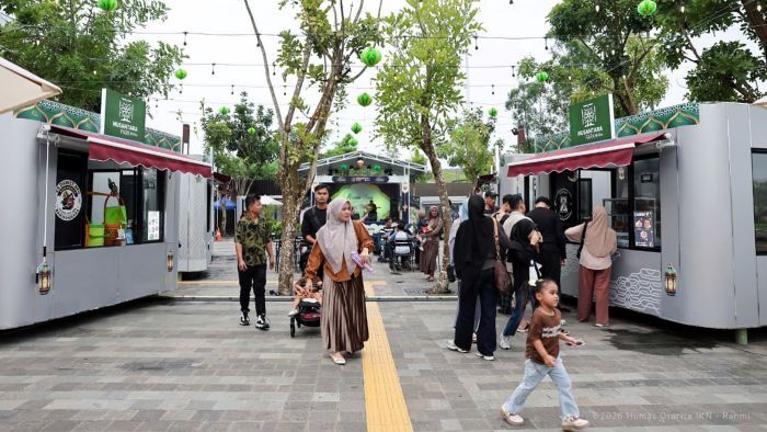 Antusiasme masyarakat yang berkunjung untuk melihat perkembangan pembangunan IKN semakin tinggi saat libur Idulfitri 1447 H dan menjadi berkah tersendiri bagi pelaku UMKM. Foto: HO/Humas Otorita IKN