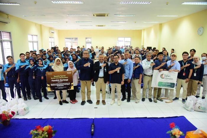 Berbagi Ramadan, Bandara SAMS Sepinggan Salurkan 1.500 Paket Sembako untuk Warga Sekitar