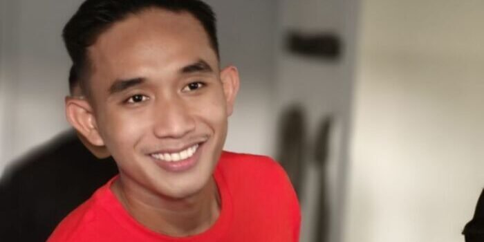 Bek Timnas Indonesia, Rizky Ridho, menyampaikan keterangan seusai menuntaskan latihan jelang FIFA Series 2026, di Stadion Madya, kompleks Gelora Bung Karno, Jakarta, Selasa (24/3/2026). Foto: BorneoFlash/ANTARA/Andi Firdaus