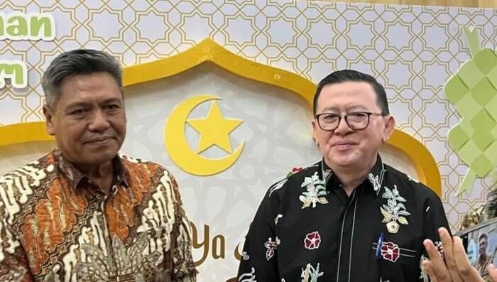 Inspektur Jenderal Kemenperin M Rum (kanan) bersama Plt Direktur Jenderal Industri Agro Kemenperin Putu Juli Ardika (kiri) ditemui usai pembukaan Bazaar Lebaran di Jakarta, Selasa (10/3/2026). FOTO : ANTARA/AMuzdaffar Fauzan.