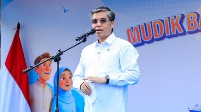 Menaker Yassierli, saat pelepasan mudik gratis bagi pekerja/buruh di kantor Kemnaker, Jakarta, pada Selasa (17/3/2026). Foto: HO/Biro Humas Kemnaker