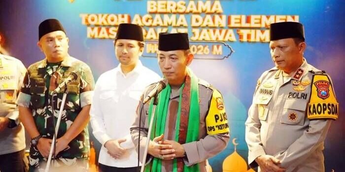Kapolri Jenderal Pol. Listyo Sigit Prabowo memberikan arahan dalam Safari Ramadhan di Polda Jawa Timur, Sabtu (14/3/2026). FOTO: ANTARA/HO-Divisi Humas Polri