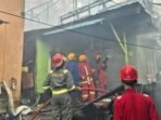 Kebakaran yang melanda kawasan padat penduduk di Jalan Letjen Suprapto RT 05, Kelurahan Baru Ilir, Kecamatan Balikpapan Barat, pada Kamis (26/3/2026). Foto: BorneoFlash/Ist
