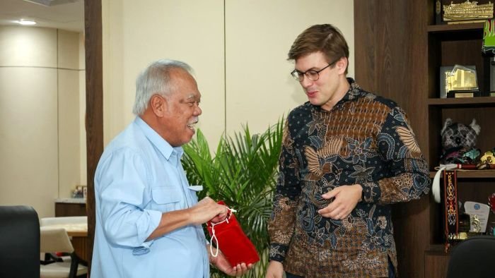 Kepala Otorita Ibu Kota Nusantara, Basuki Hadimuljono, menerima kunjungan delegasi Kedutaan Besar Austria yang dipimpin Chargé d’Affaires ad interim Austria, Michael Wislocki, bersama Commercial Counselor Austria, Sigmund Nemeti, di Kantor Balai Kota Otorita IKN, pada Rabu (4/3/2026). Foto: HO/Humas Otorita IKN
