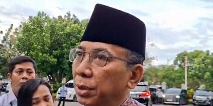 Ketua Umum Pengurus Besar Nahdlatul Ulama (PBNU) Yahya Cholil Staquf menyampaikan keterangan saat menghadiri undangan iftar Ramadhan di kompleks Istana Kepresidenan, Jakarta, Kamis (5/3/2026). FOTO: ANTARA/Maria Cicilia Galuh