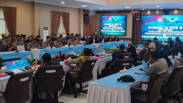 Komisi III DPR RI melakukan kunjungan kerja ke Polda Kaltim, pada Kamis (5/3/2026). Foto: BorneoFlash/Ist