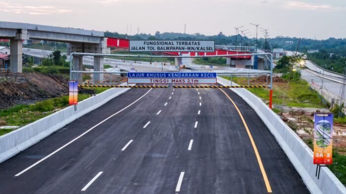 Kondisi jalan tol IKN yang menghubungkan Balikpapan ke IKN. Foto: HO/Humas Otorita IKN