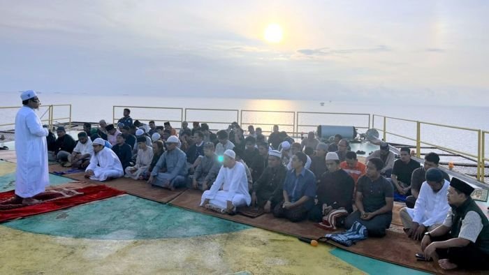 Lebih dari 3.700 pekerja PHI beserta anak perusahaan dan afiliasinya tetap siaga di berbagai fasilitas operasi di wilayah Kalimantan, baik di darat (onshore) maupun lepas pantai (offshore). Foto: HO/PHI