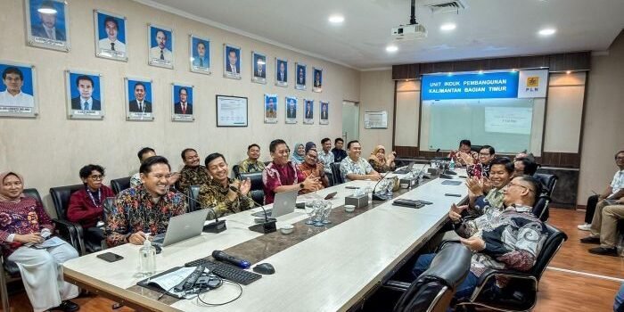 Manajemen PLN UIP KLT melaksanakan penandatanganan kebijakan dan komitmen Keselamatan dan Kesehatan Kerja (K3), pada Jumat (27/02/2026). Foto: HO/PLN UIP KLT
